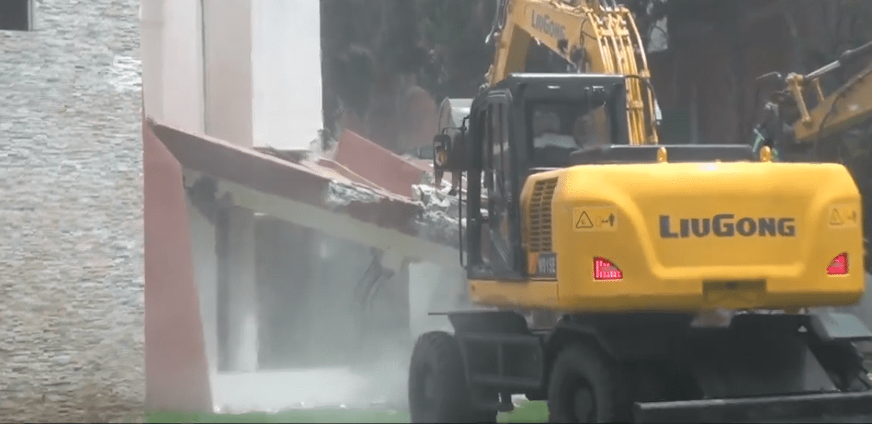 Comienza demolición de la Casa de Gobierno; construirán oficinas