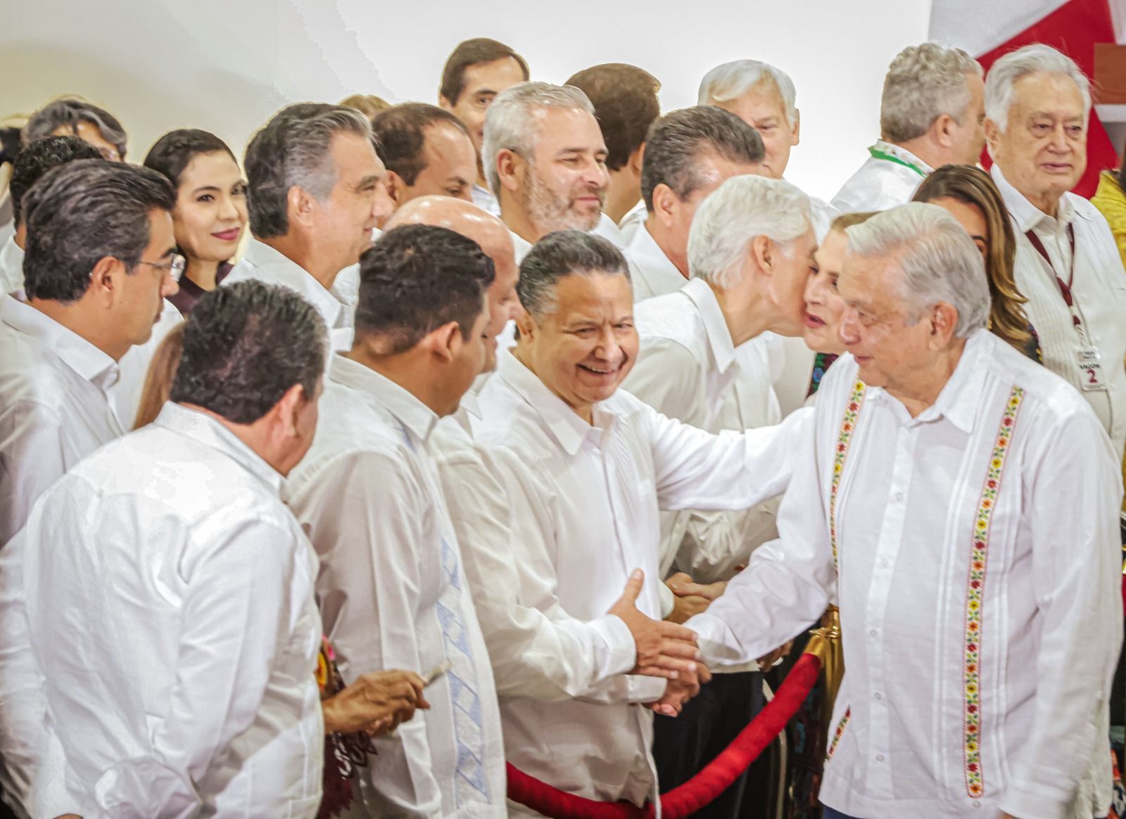 Durante informe, destaca AMLO reducción de la pobreza en Hidalgo