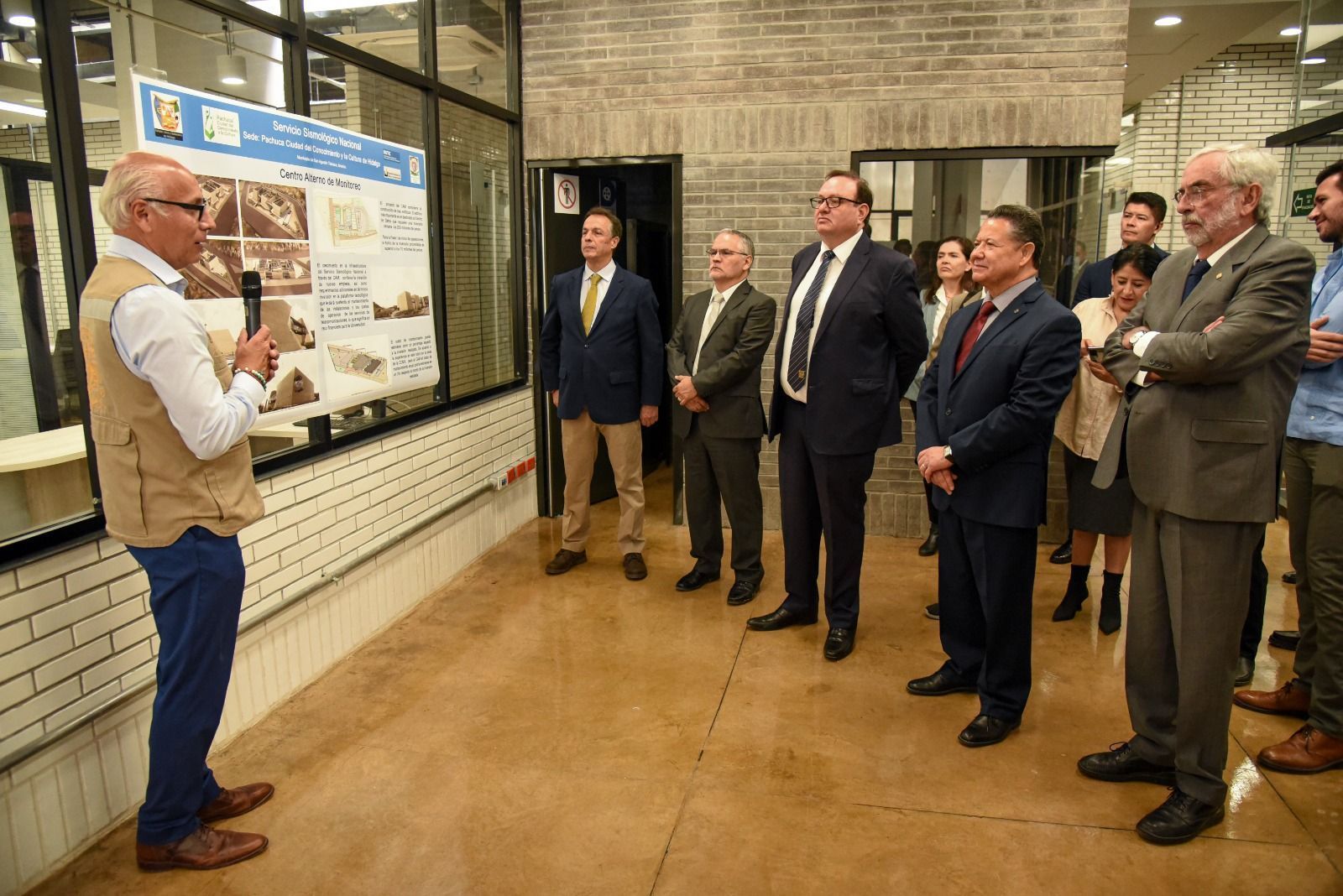 Participa Menchaca Salazar en la inauguración del Centro Alterno de Monitoreo del Servicio Sismológico Nacional