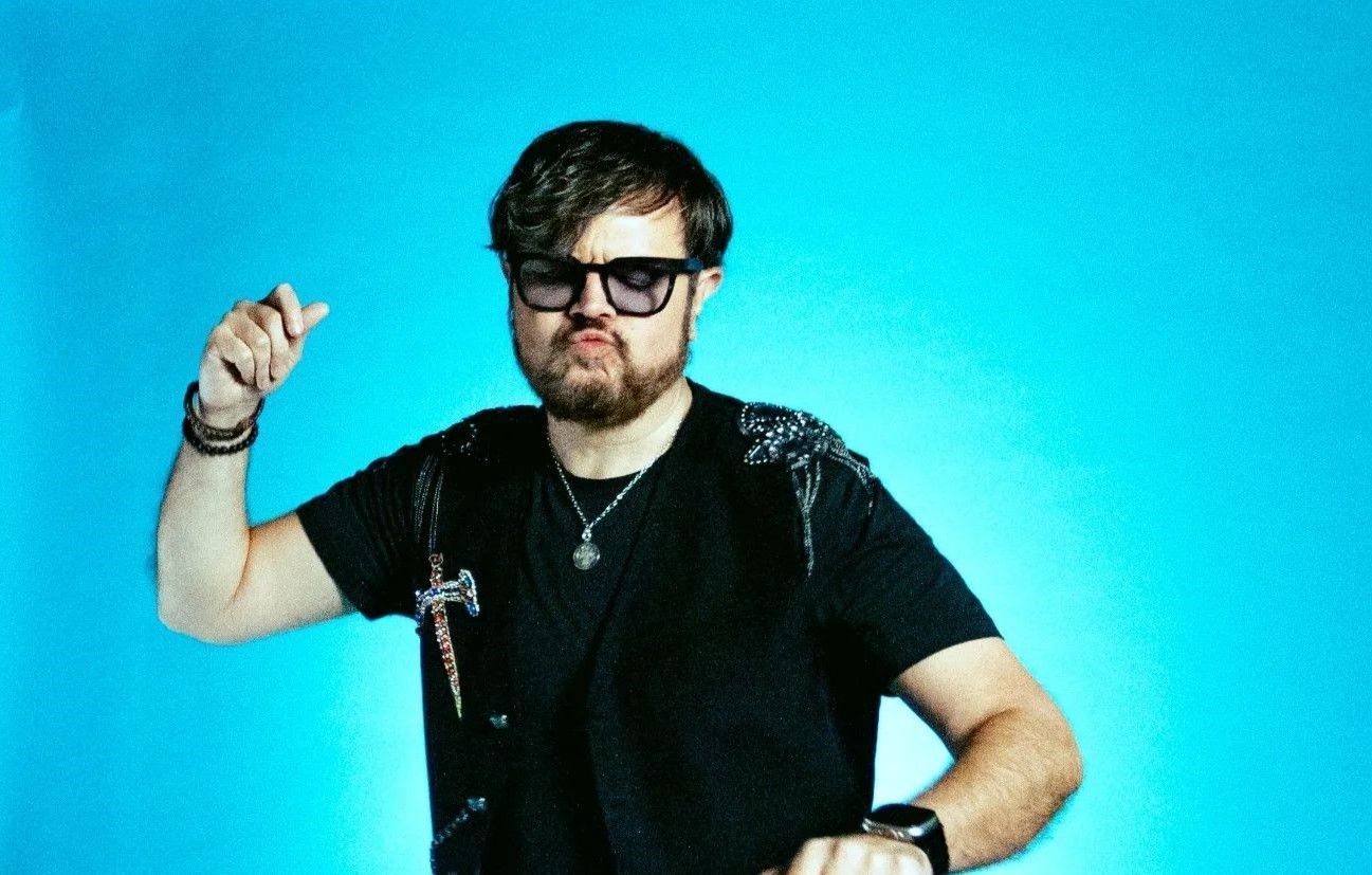 Aleks Syntek en el teatro del pueblo de la Feria Pachuca 2023
