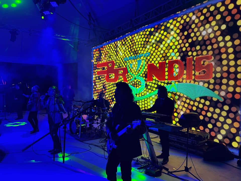 Grupo Bryndis en el teatro del pueblo de la Feria Pachuca 2023