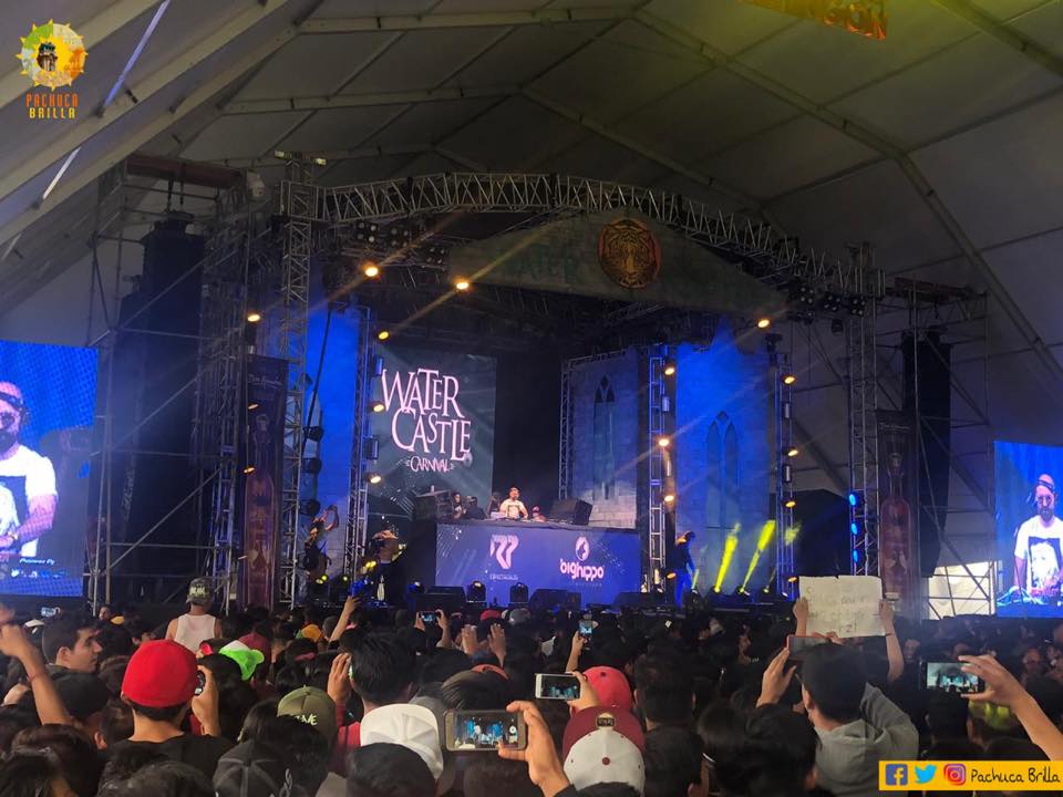Water Castle en el teatro del pueblo de la Feria Pachuca 2023