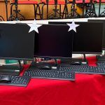 Mujer migrante anónima dona computadoras a bibliotecas de Tulancingo