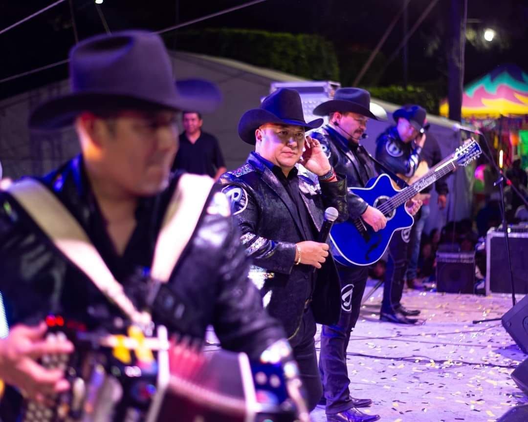 Palomo y Cadetes de Linares en Pachuquilla por día de muertos