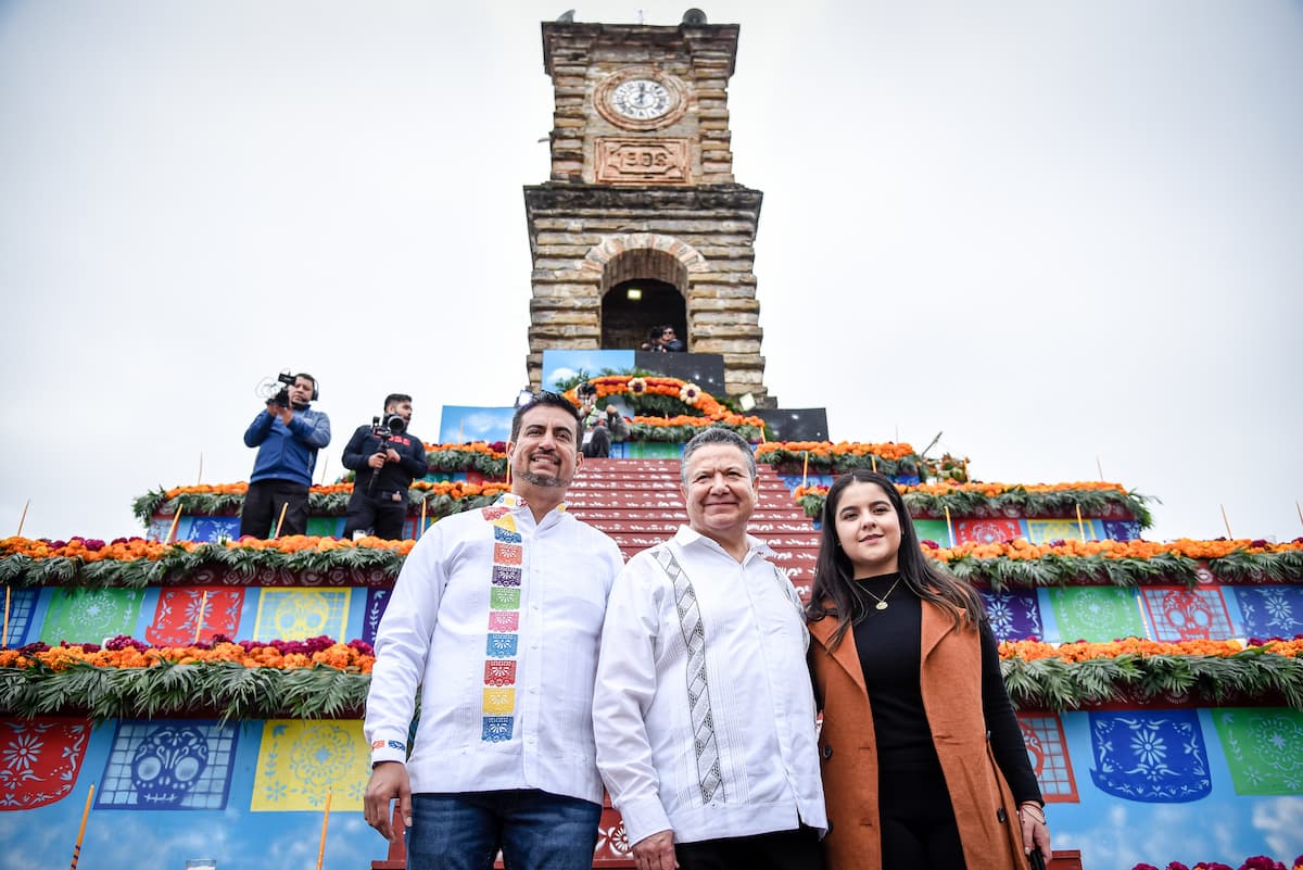 Participa Julio Menchaca en festividades del Xantolo 2023