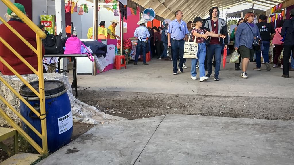Vigila Semarnath manejo de residuos tóxicos en Tianguis de Pueblos Mágicos