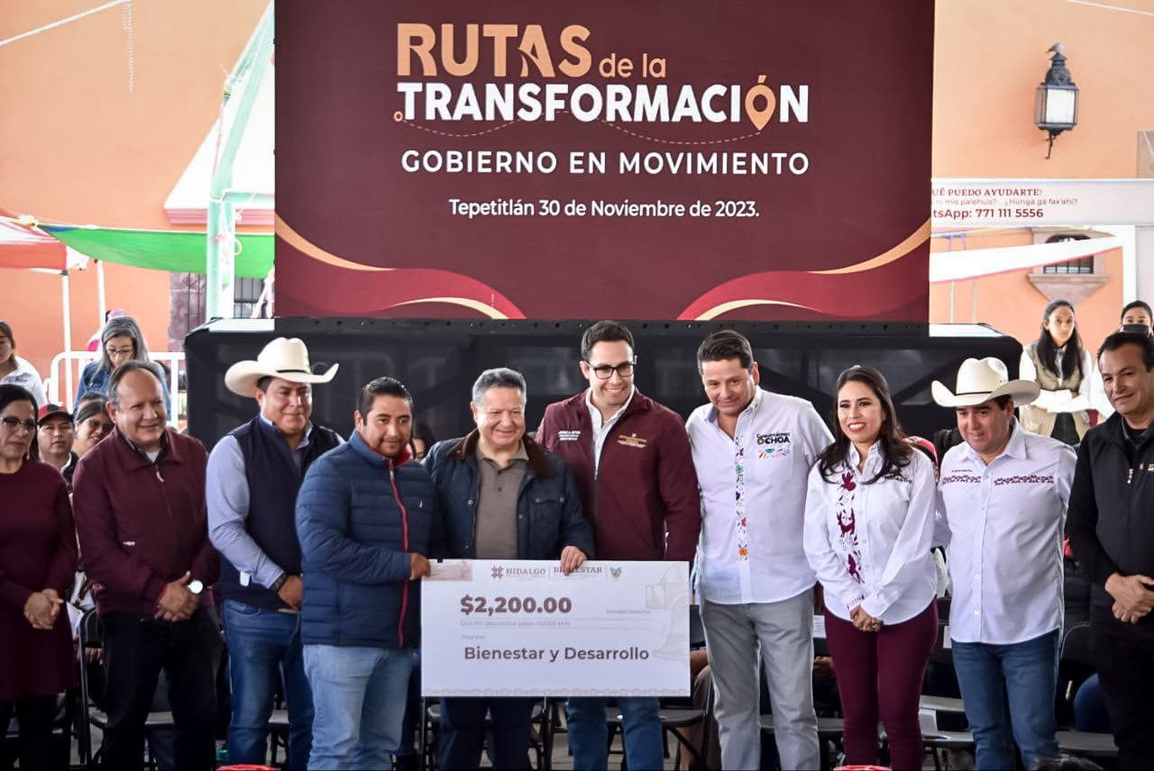Menchaca Salazar supervisa obras en Tepetitlán y Nopala de Villagrán