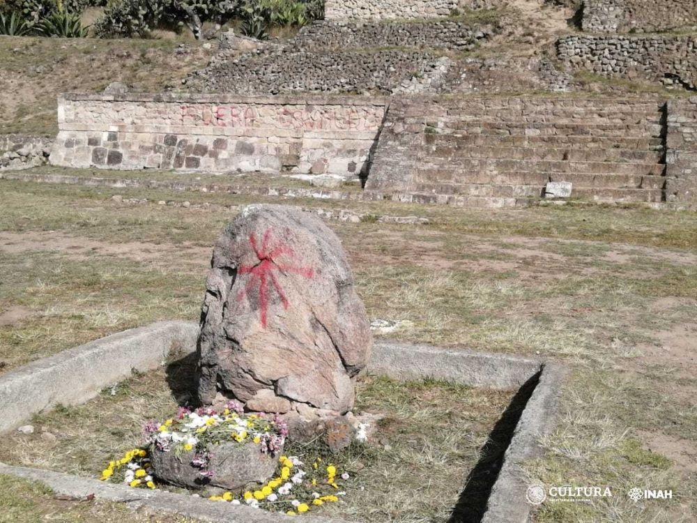 Investigan grafitis en monumentos arqueológicos de Huapalcalco