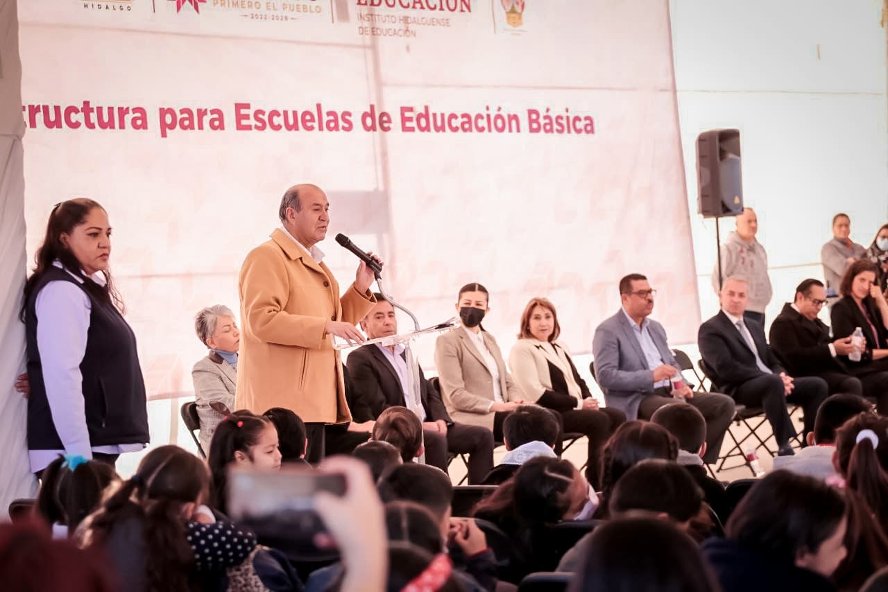 Anuncia SEPH obras para 14 centros educativos en Pachuca
