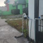 Amagan vecinos de Bosques del Peñar con cerrar bulevar Colosio por falta de agua