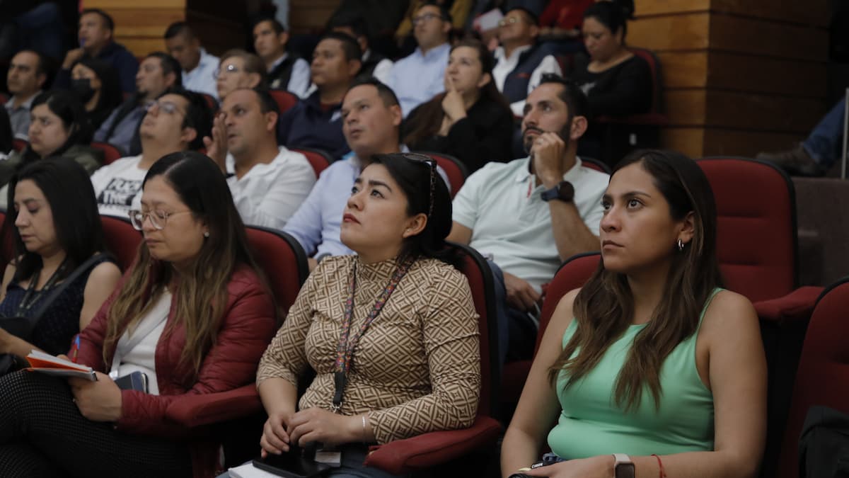 Capacitan a servidores públicos para declaración patrimonial