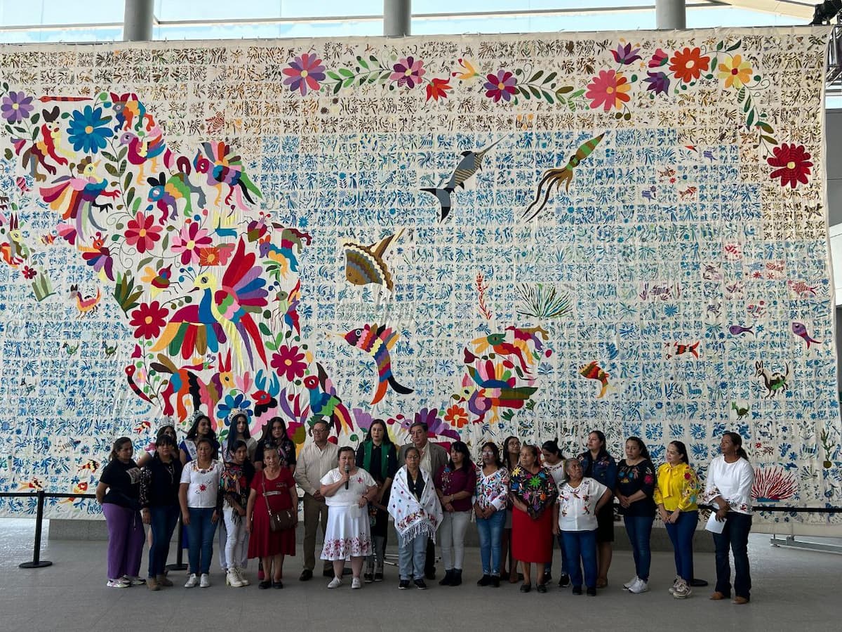 Comenzó la exhibición del tenango más grande del mundo, en Pachuca
