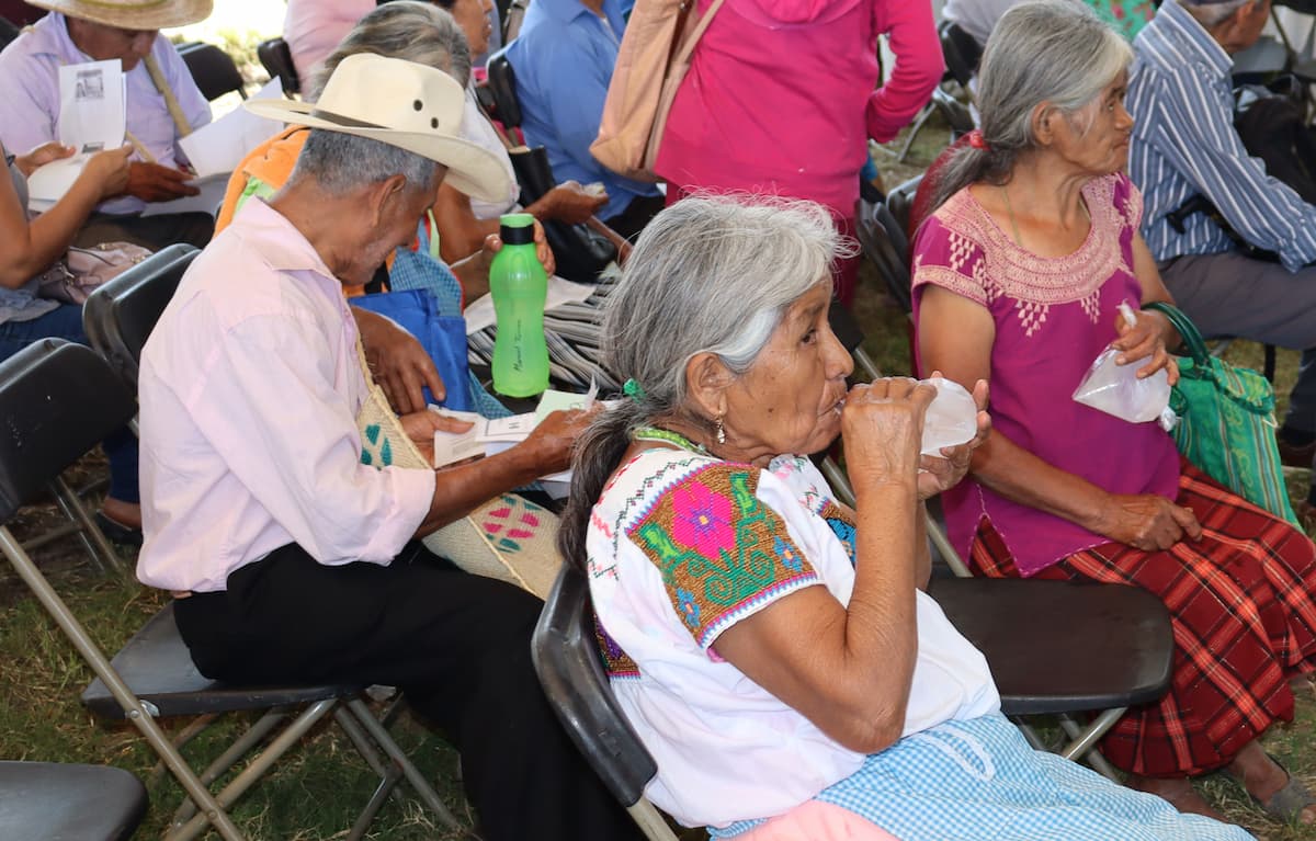 Llaman a personas mayores de 60 años a prevenir golpes de calor
