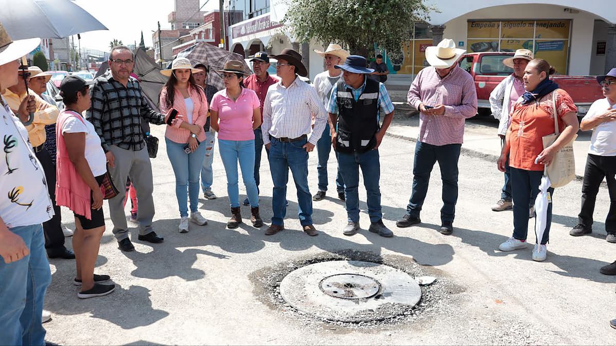 Atiende SIPDUS a vecinos de Geovillas con desazolve de drenaje