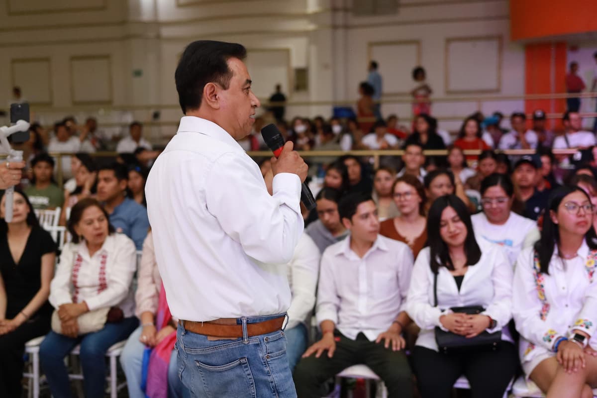 Jóvenes tienen en sus manos decisión de transformar Pachuca: Andrés Velázquez