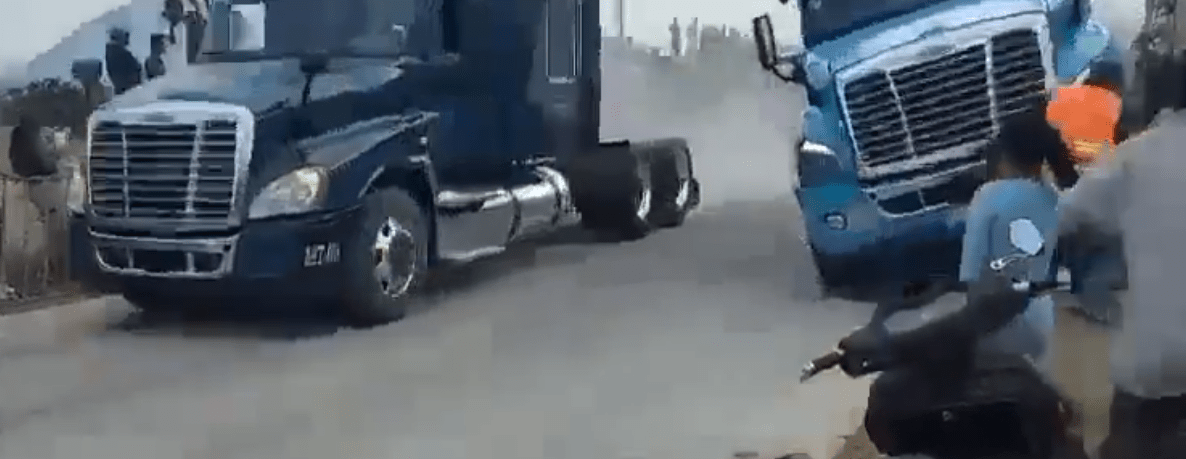 Tres fallecidos y 12 lesionados en arrancones de tráileres, en Epazoyucan