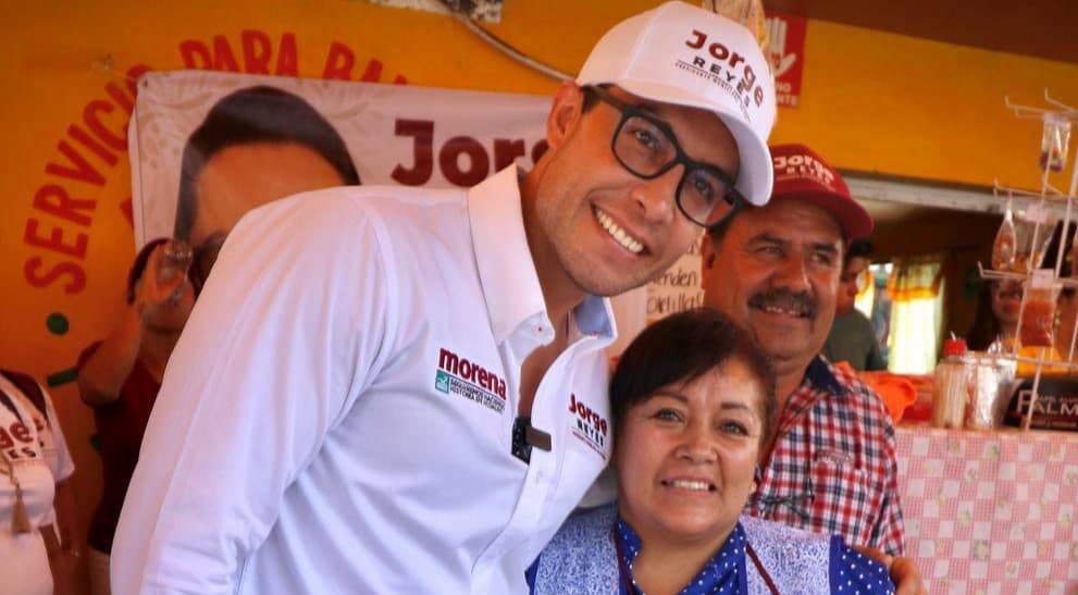 Intensifica campaña Jorge Reyes en colonias pachuqueñas