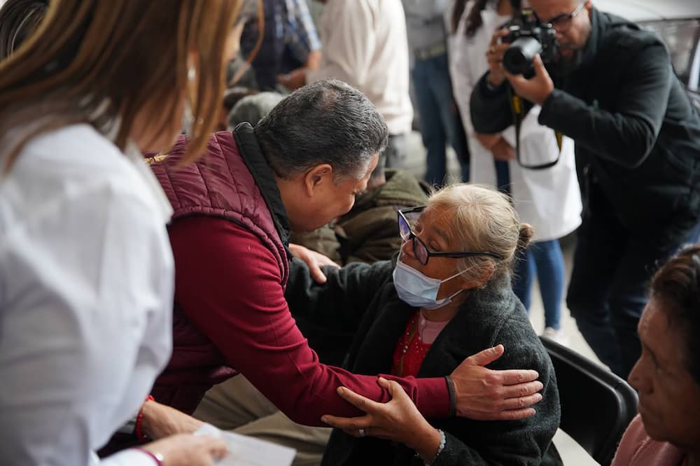Prioridad del gobierno de Hidalgo atención a personas adultas mayores durante Ferias de Servicios
