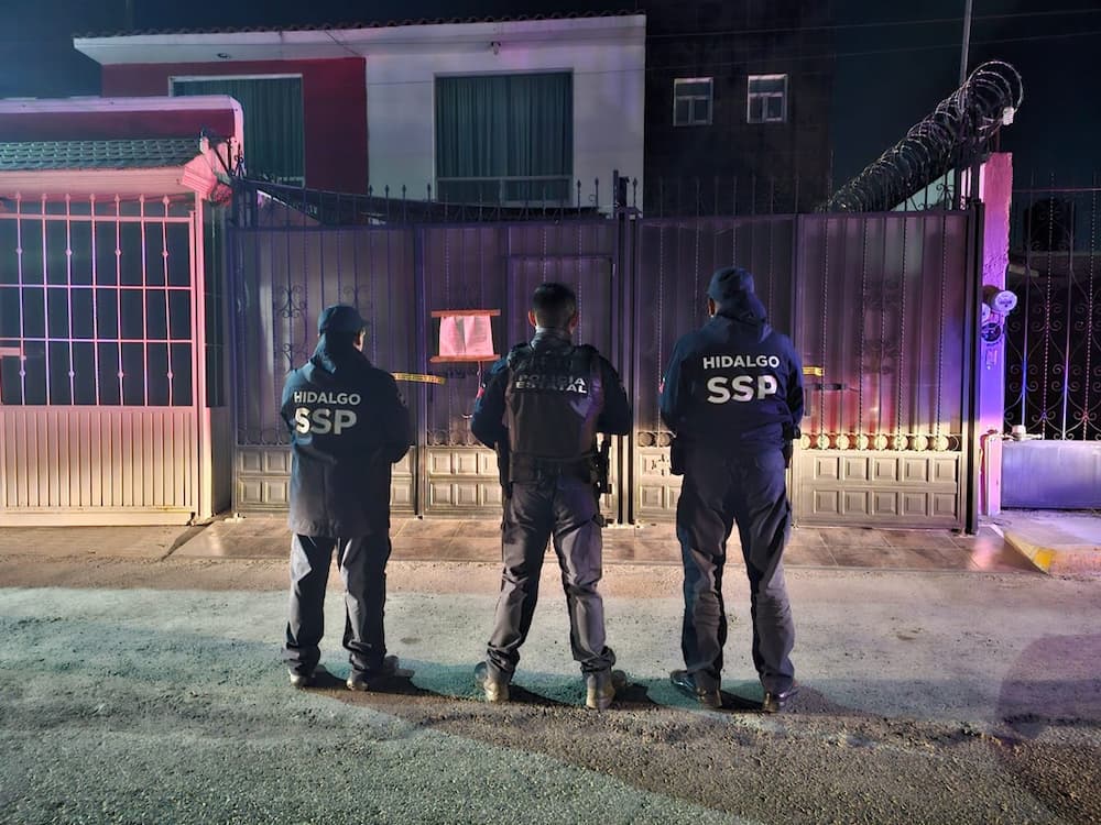 Detienen a dos personas por presunto narcomenudeo, en Pachuca