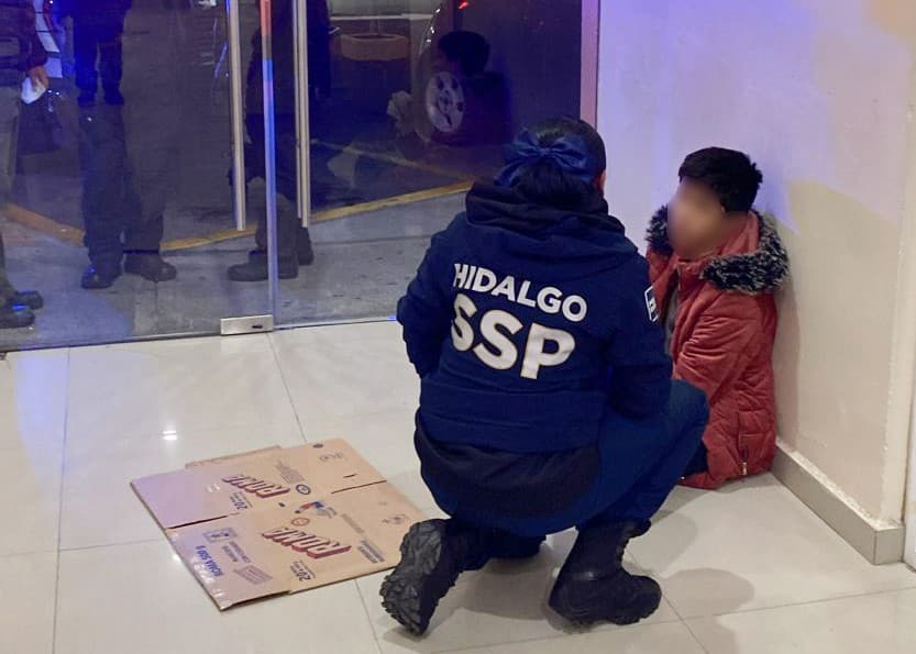 Policía Violeta auxilia a menor extraviado en Mineral de la Reforma