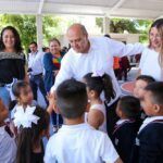 IHE entrega mobiliario educativo y equipo tecnológico a escuelas primarias de Tasquillo