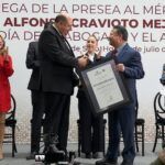 Entrega Menchaca Salazar presea al Mérito Jurídico 2024