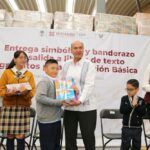 Dan banderazo de salida para la entrega de libros de texto gratuitos en Hidalgo