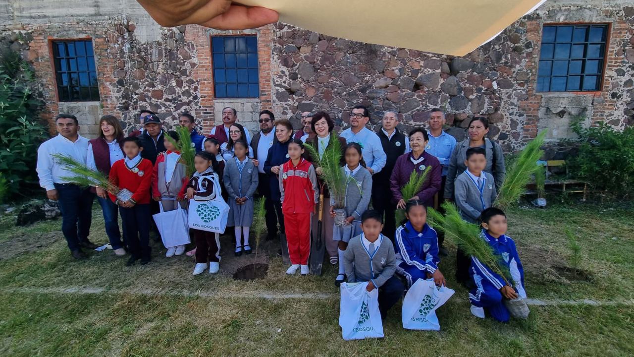 Arranca en escuelas de Hidalgo el programa Regresa a clases con un árbol 2024