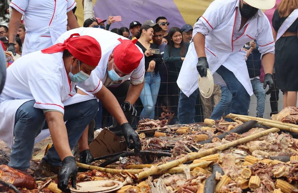 Destapan el hoyo de barbacoa más grande en Dajiedhi, Actopan