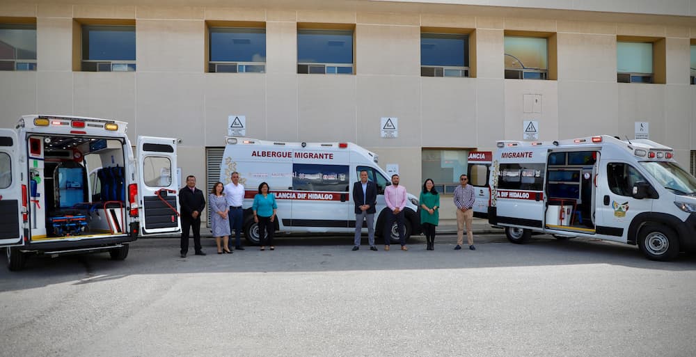 DIF Hidalgo fortalece atención a migrantes con la entrega de 3 ambulancias