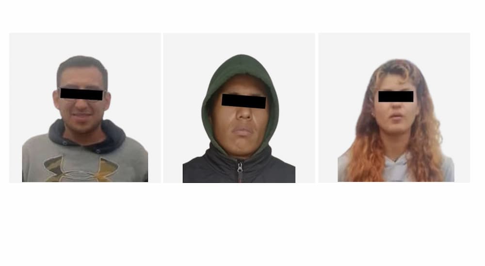 Detienen a tres personas robando en una bodega, en Sahagún