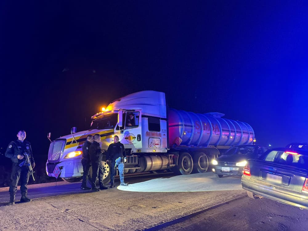 Detienen a uno por robo de tractocamión que transportaba diésel, en Tulancingo