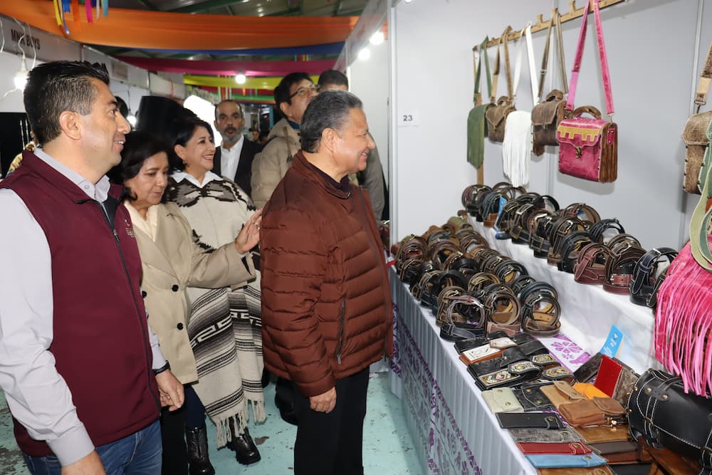 Apoyan a más de mil 700 familias artesanas durante 2024