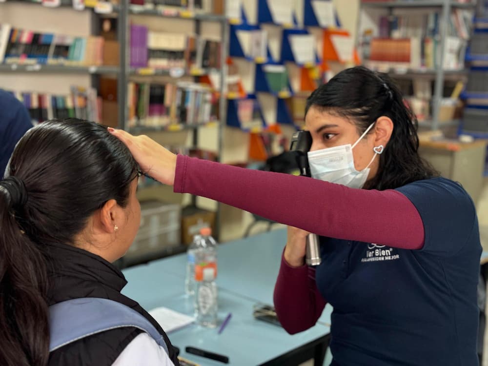 Realiza IHE brigadas del programa “Ver Bien para Aprender Mejor” en escuelas