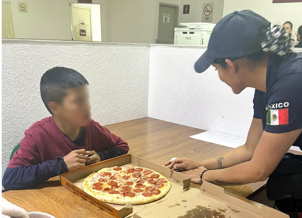 Rescatan a menor que era encadenado y abusado por su madre, en Zempoala