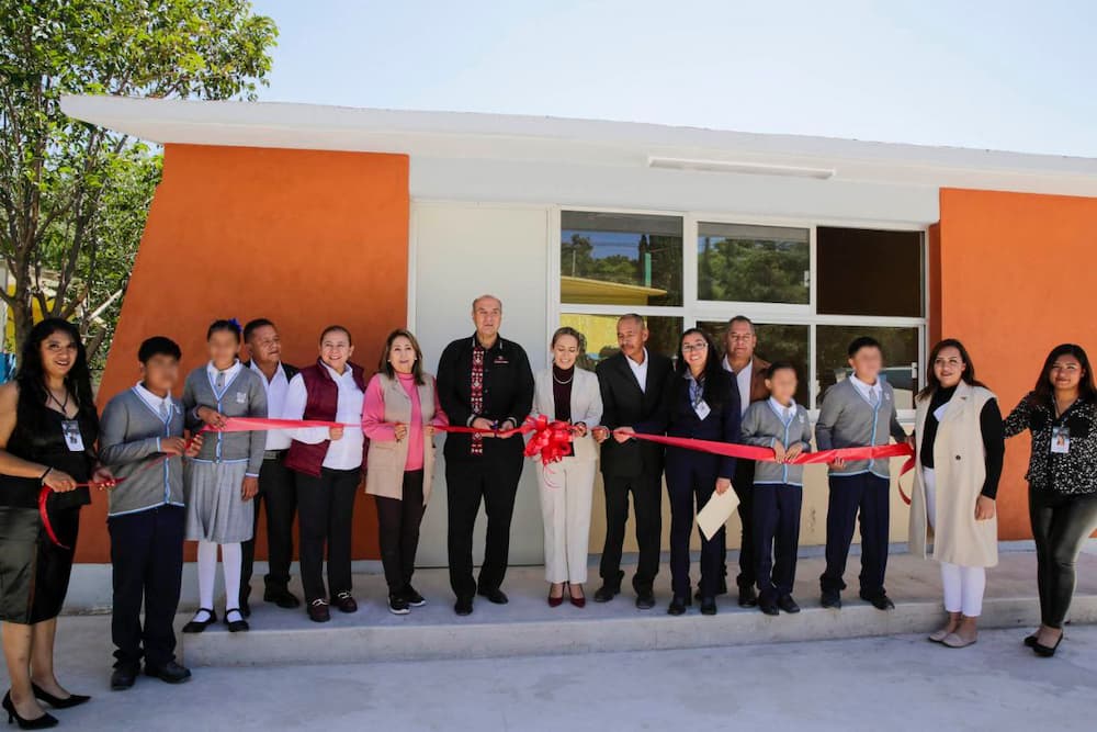 Titular del IHE visitó escuelas de Tepeji del Río
