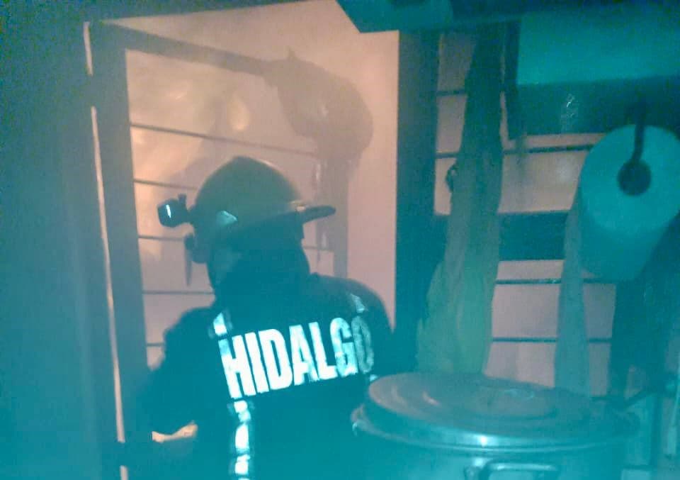 Atienden Bomberos explosión en vivienda de Venta Prieta