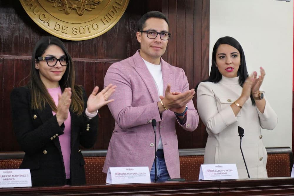 Rinden protesta integrantes del Sistema de Protección Integral de Niñas, Niños y Adolescentes de Pachuca