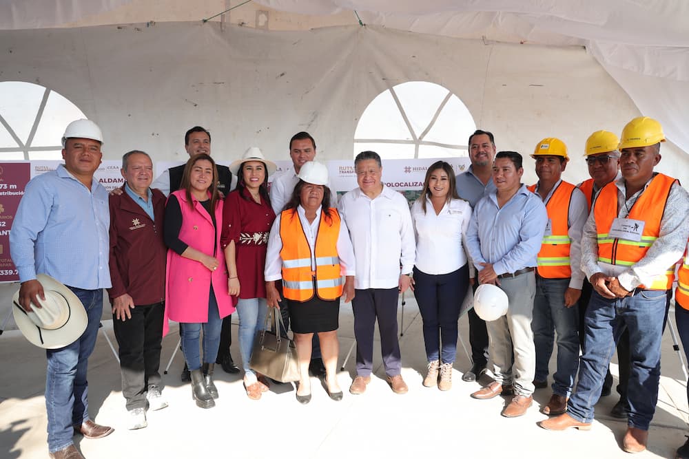 Menchaca Salazar supervisa obras de carácter social en Tezontepec de Aldama