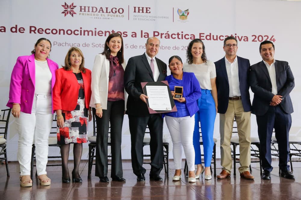 Natividad Castrejón entregó reconocimientos a la Práctica Educativa 2024