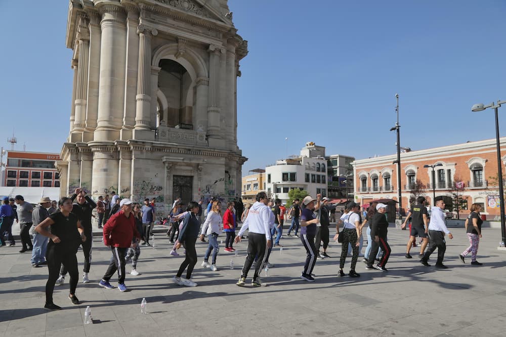 Desarrollan actividad física con baile de salón, en Pachuca
