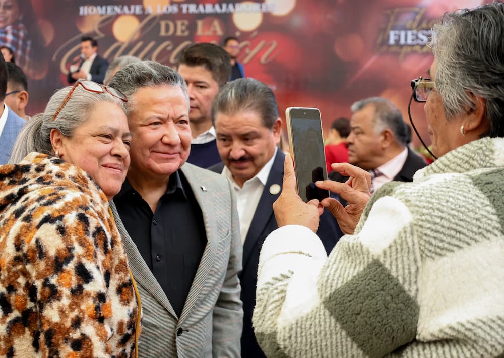 Julio Menchaca anuncia pago de bono a personal jubilado del SNTE