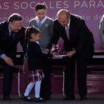Julio Menchaca fortalece la educación básica en el estado