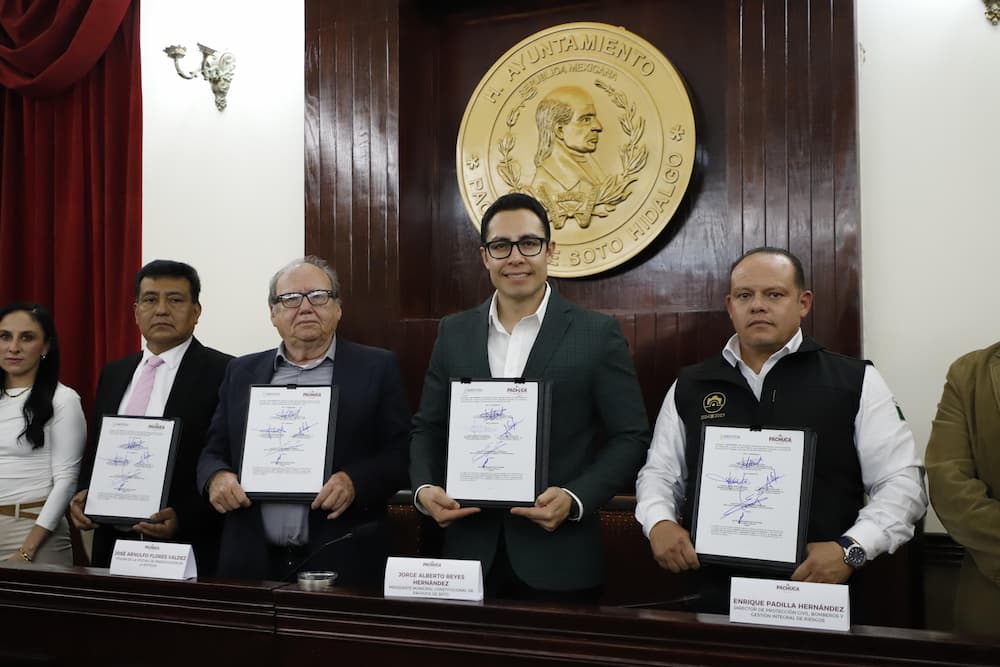 Pachuca firma convenio con la Secretaría de Agricultura federal para el control de enjambres de abejas