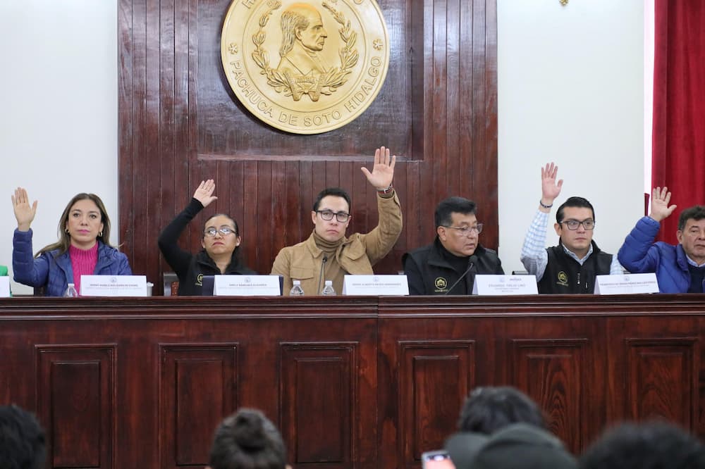 Dan certeza jurídica a más de 400 familias en la Capital de la Transformación