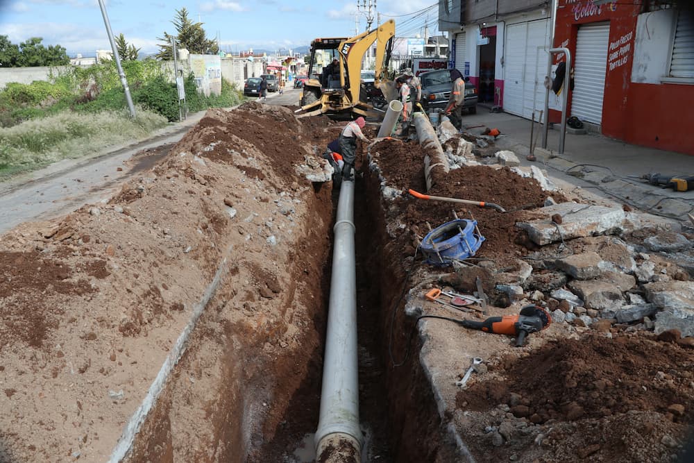 Avanza reemplazo de tubería de más de 60 años en Pachuca
