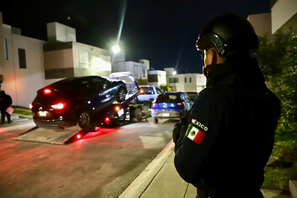 Incautan armas y dosis de droga en domicilio de Pachuca