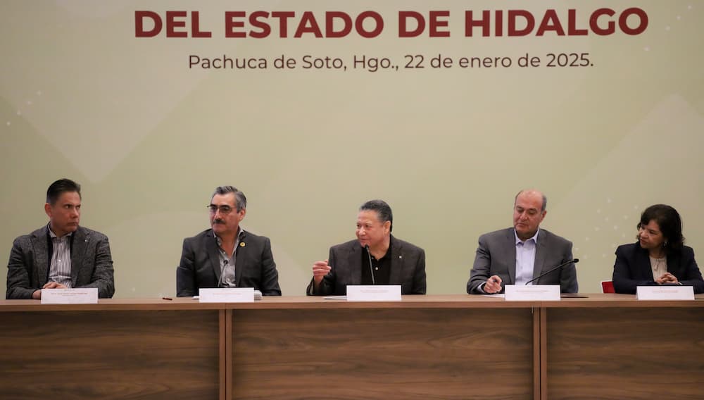 Dialoga Julio Menchaca con autoridades de la UAEH