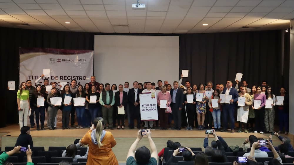 50 agroempresas hidalguenses recibieron títulos de registro de marca