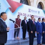 Conmemora Julio Menchaca Día de la Bandera